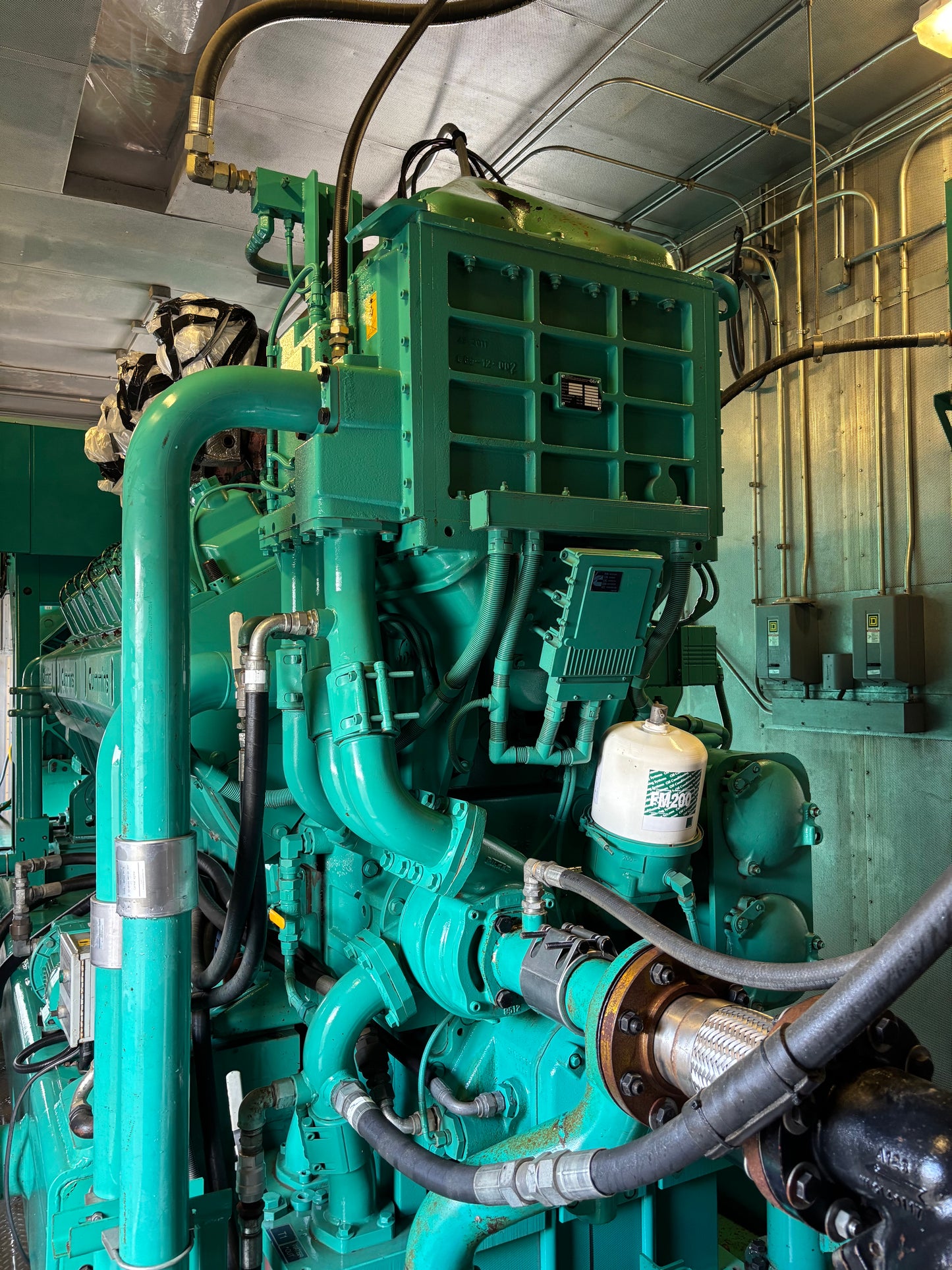 Cummins 2000kw Natural Gas Generator Set 4160 volt 86 hours