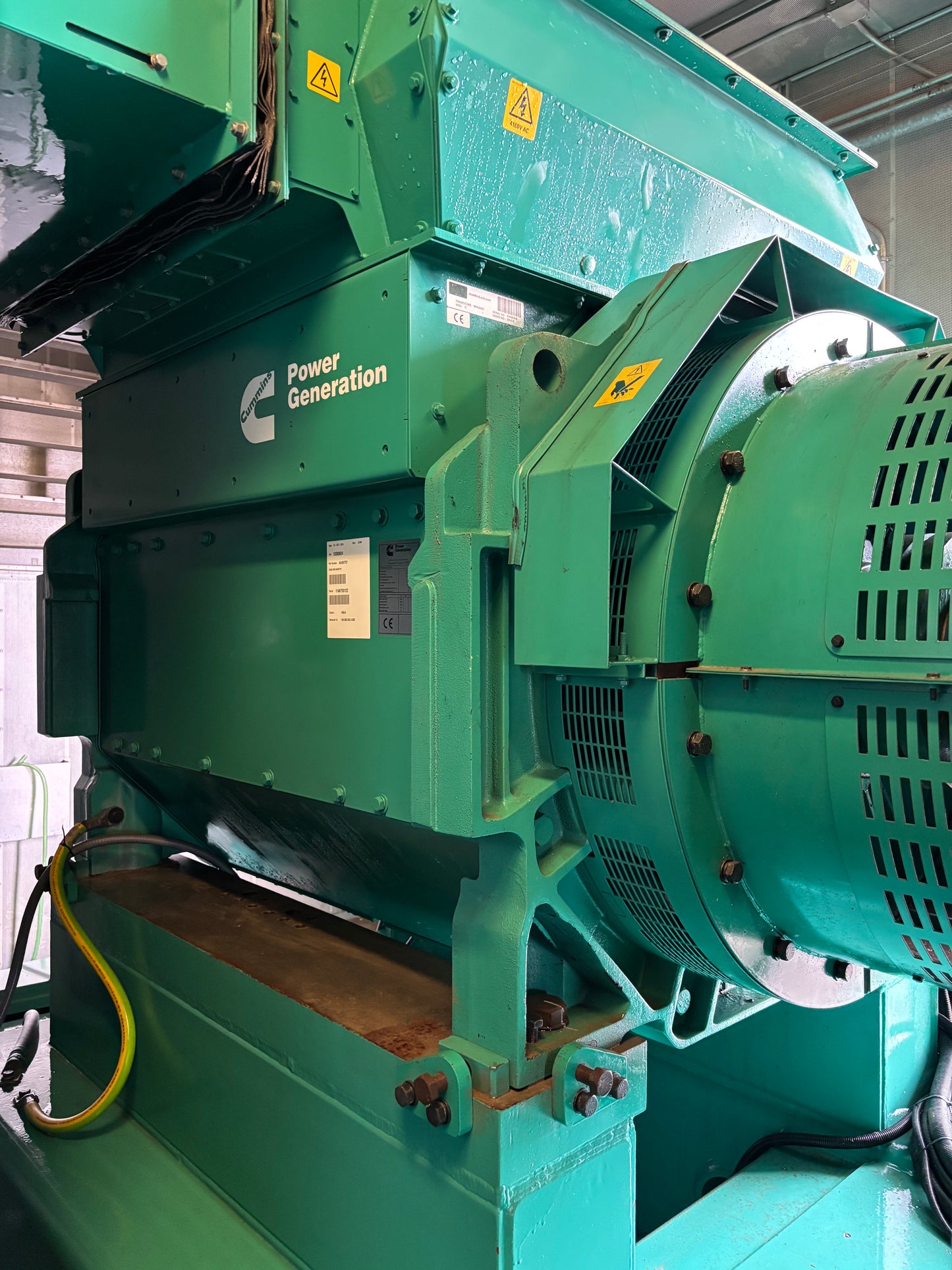 Cummins 2000kw Natural Gas Generator Set 4160 volt 86 hours