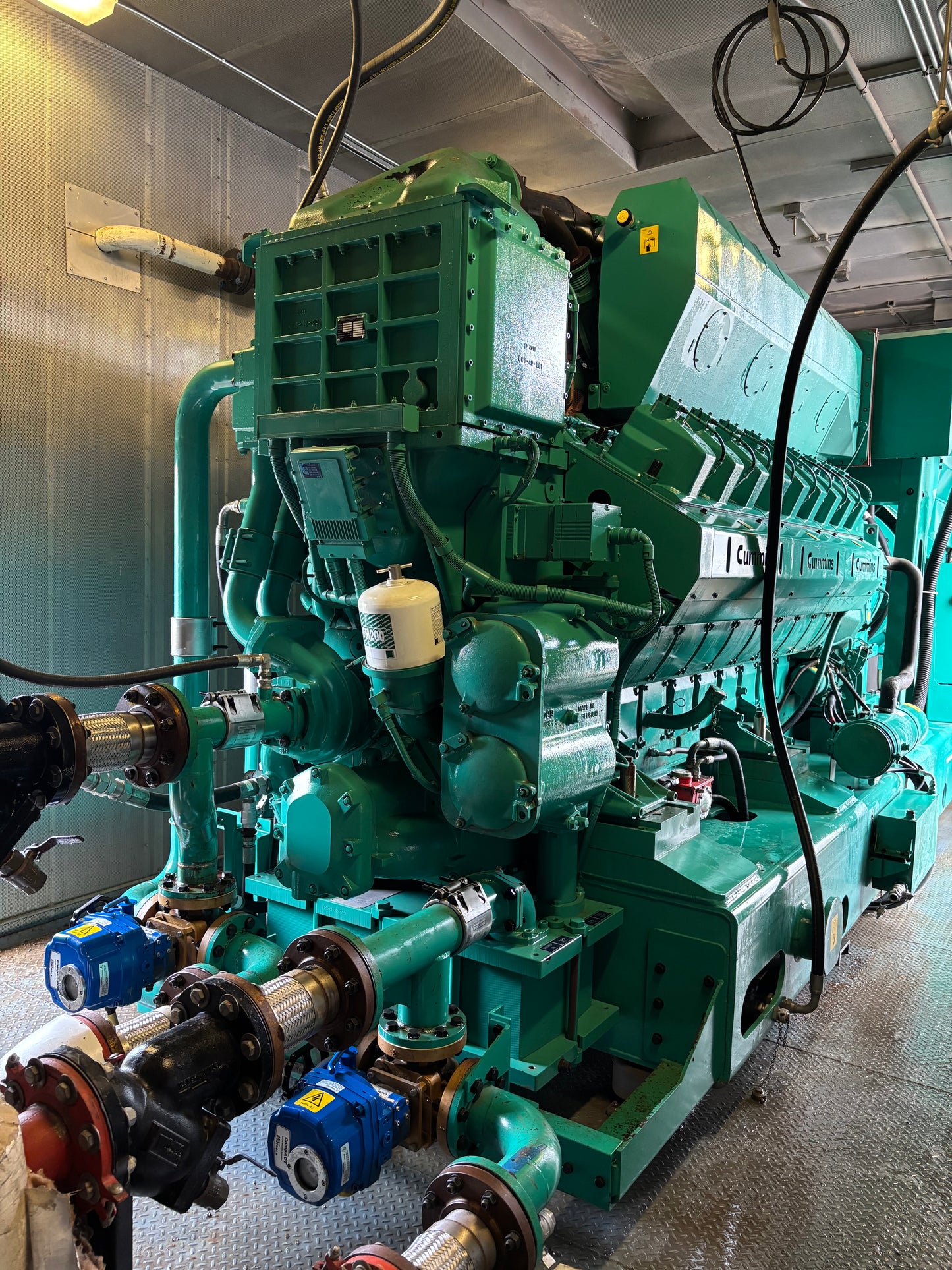 Cummins 2000kw Natural Gas Generator Set 4160 volt 86 hours